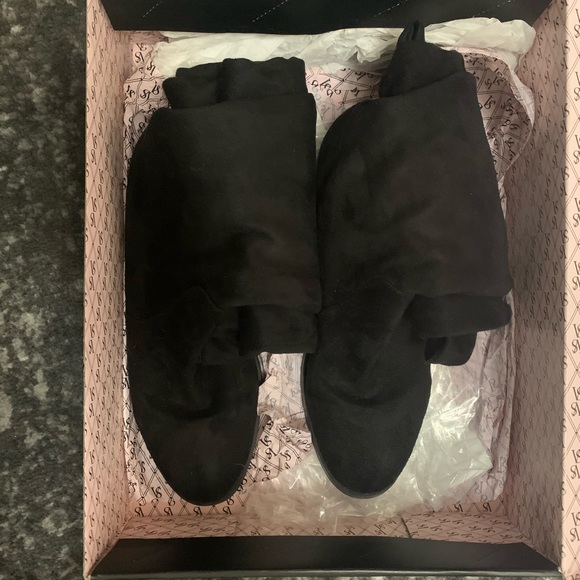 Over the knee boots - Picture 5 of 6